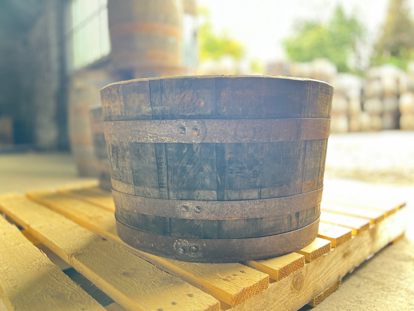 Oakwood Rustic Medium Planter (Barrel)