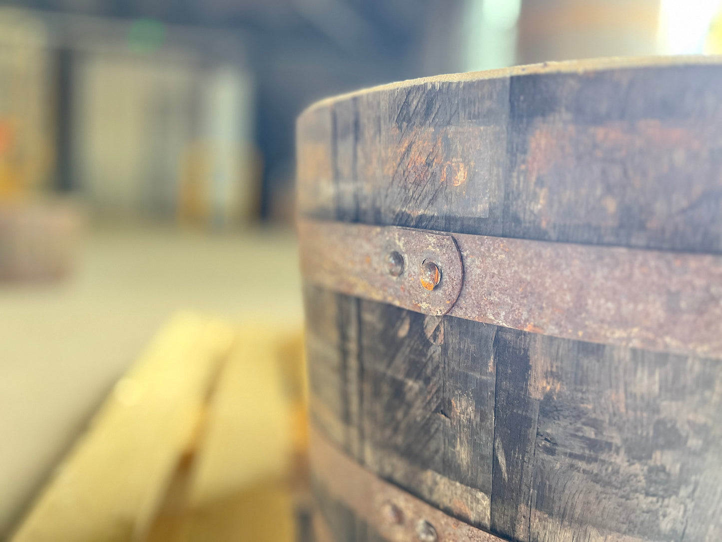 Oakwood Rustic Medium Planter (Barrel)